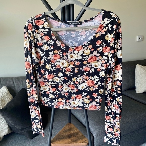 *2/$15* Floral Crop Top - Picture 1 of 4